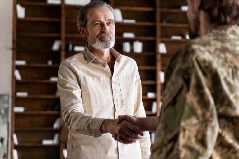 senior et militaire