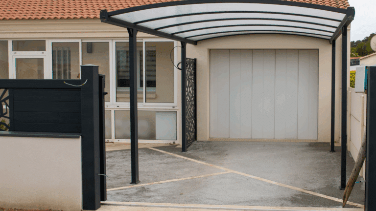 Impôts 2025, pourquoi le fisc cible les garages et vérandas non déclarés