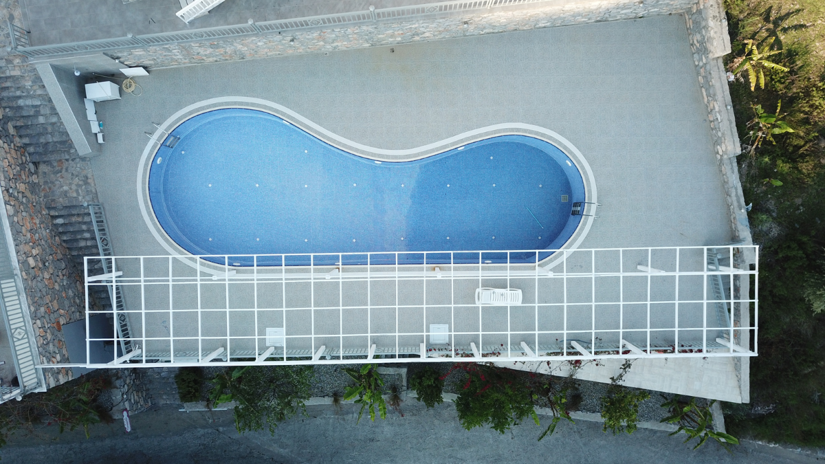Le fisc voit du ciel, votre piscine peut être repérée