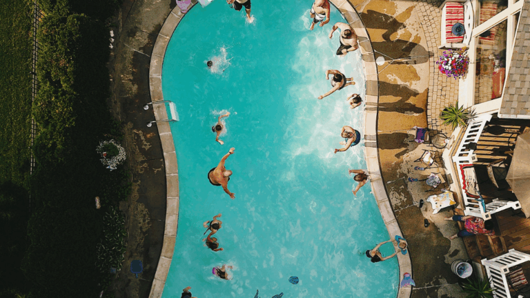 Piscine non déclarée, le fisc voit du ciel