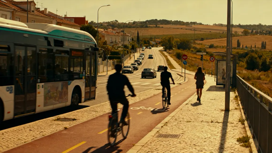 Mobilité locale quartier bus metro pistes cyclables routes campagne