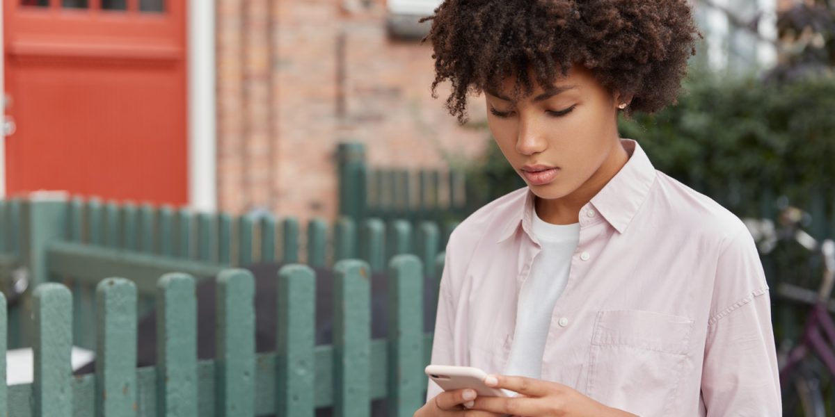 « oui » au téléphone
