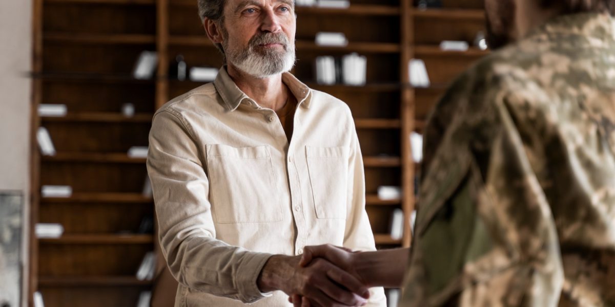 senior et militaire