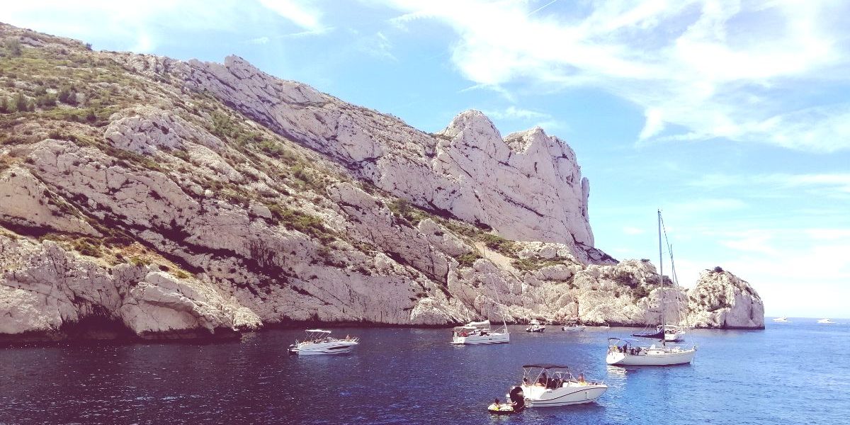 Paysage marin sublime dans les calanques de Marseille