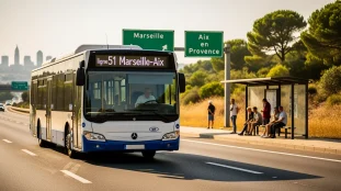 Bus moderne ligne 51 Marseille Aix sur route, arrêts usagers