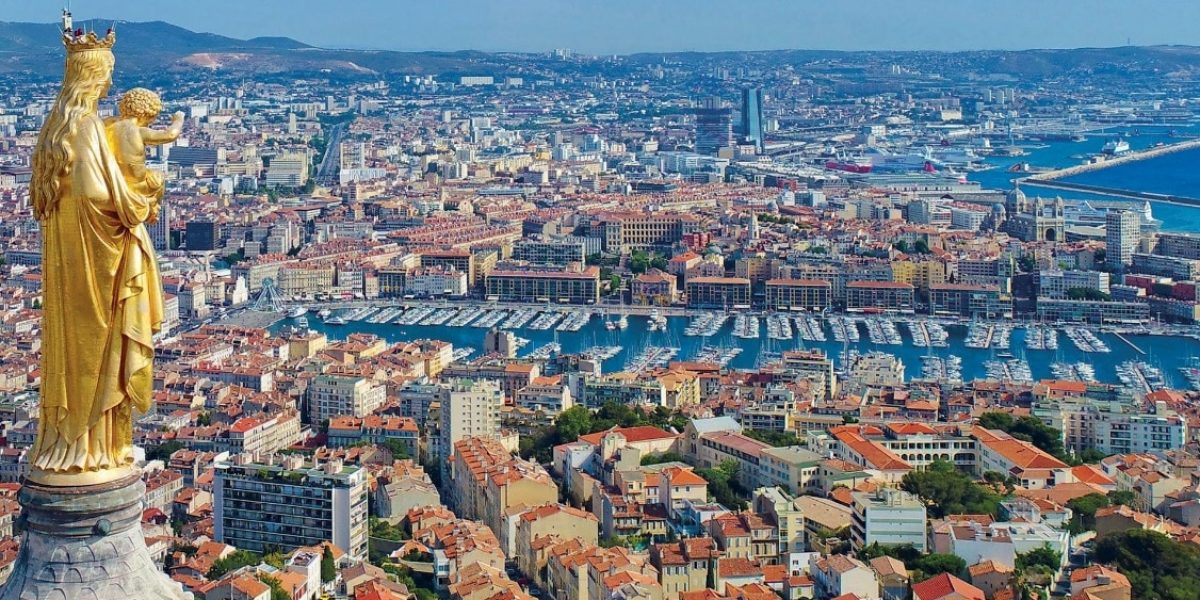 Vue panoramique de Marseille en journée