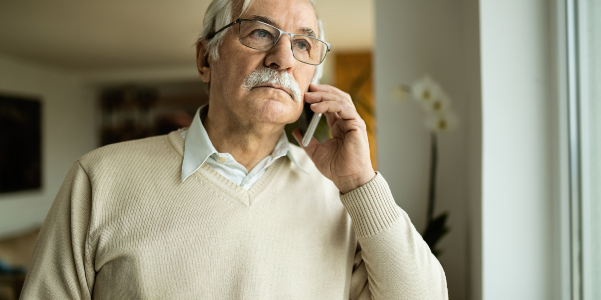 Un senior qui réclame sa retraite complémentaire oubliée